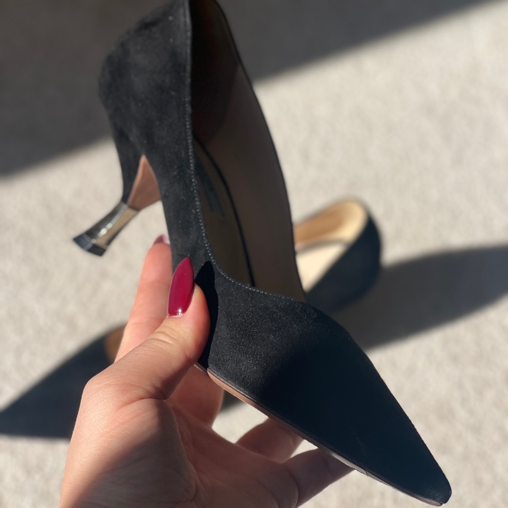 Authentic Prada Black Pointed Toe Heels - Picture 3 of 8